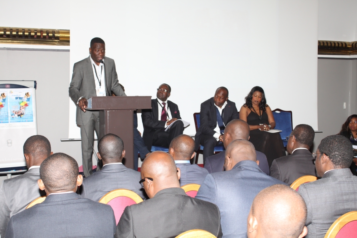 Adolphe Obenga lors de la rencontre des jeunes Congolais à Paris