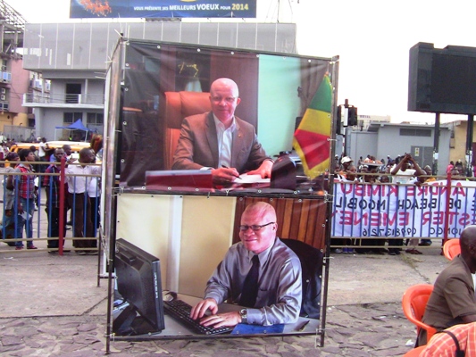 Les portraits du ministre Thierry Moungalla