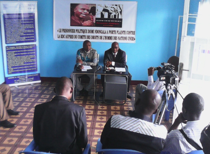 Mè Bopaul et Georges Kapiamba, devant la presse/Photo Adiac.