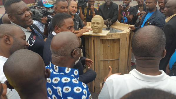 Présentation des prémices de la statue du Grand Maître Luambo Makiadi  