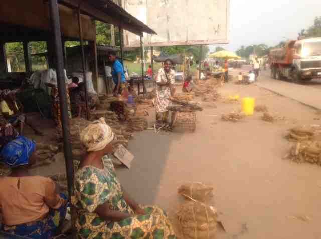 Gamboma : scènes de marché