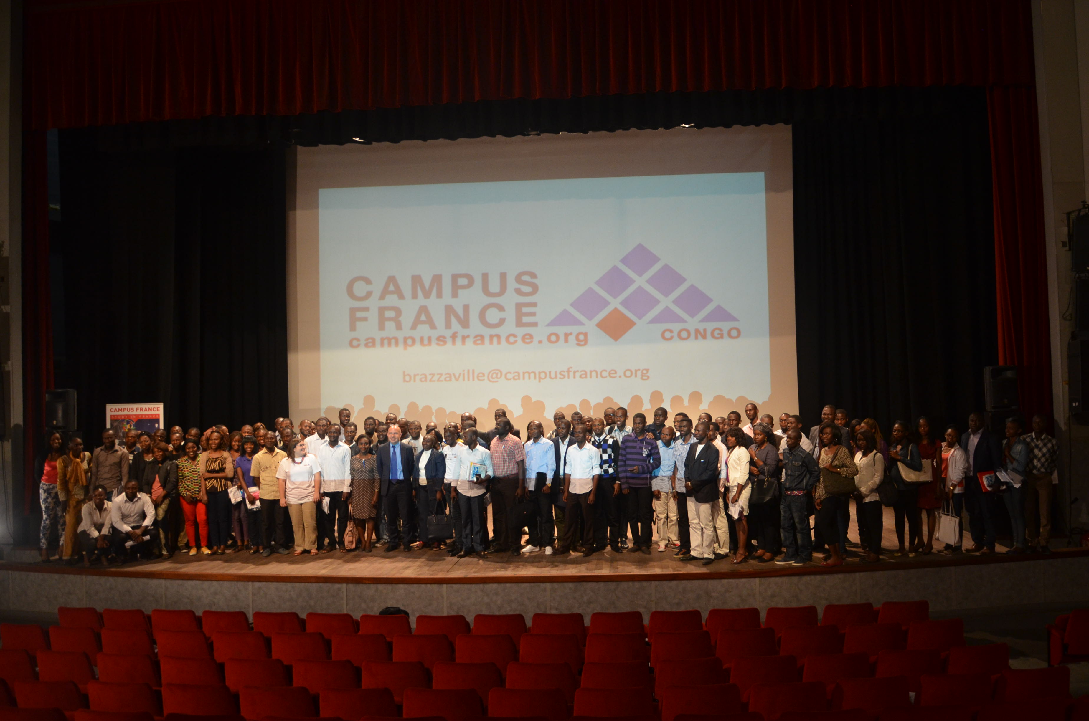 Photo de famille des étudiants sélectionnés