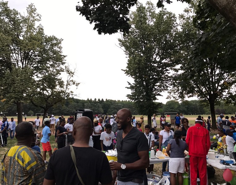 Vue partielle des festivités du 57ème anniversaire de l'indépendance du Congo au Parc de Parilly à Bron près de Lyon par l'ACGL