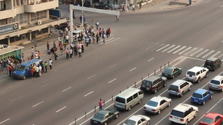 Une bande du boulevard du 30 juin déjà vide à 17 h