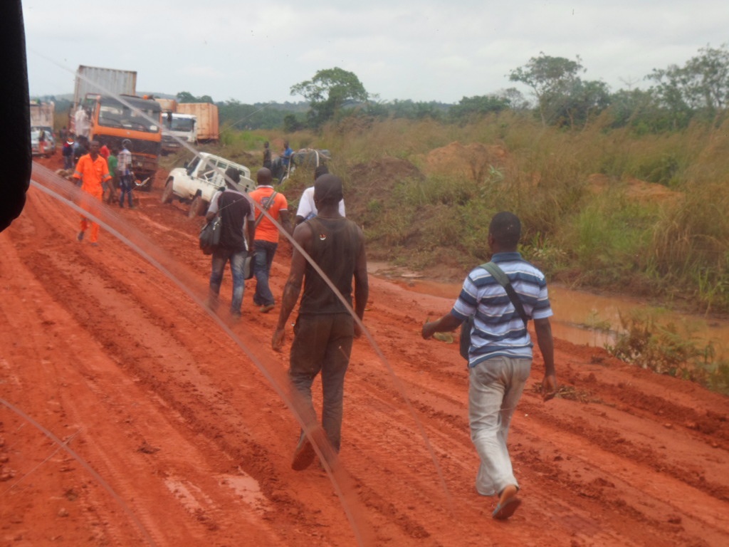 Des voyageurs contraints de marcher