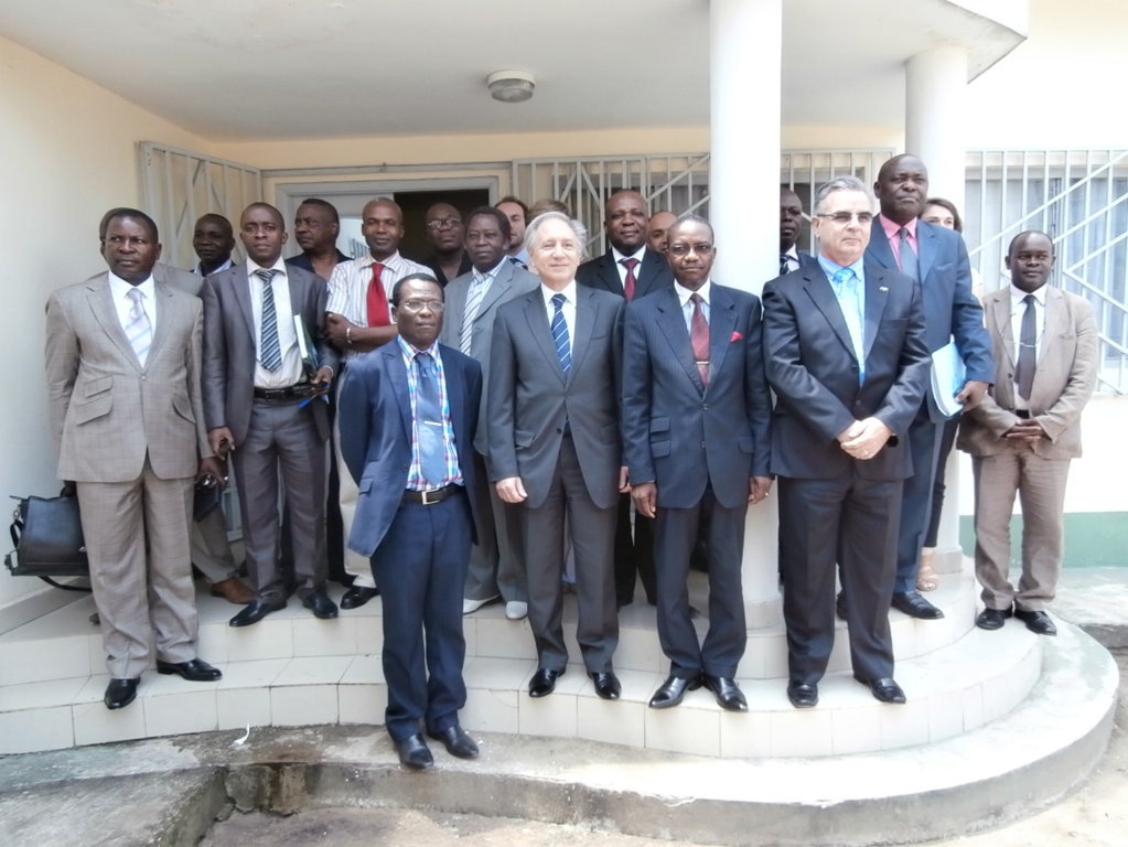 Réunion de famille de la réunion de lancement du Paramed 