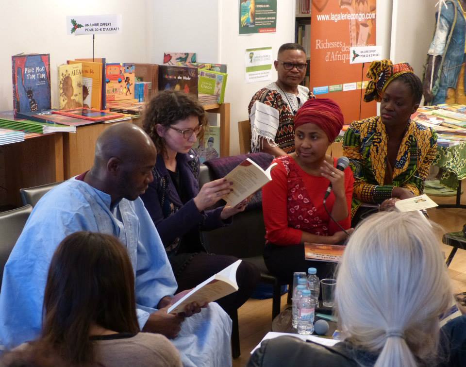 Vue partielle des participants à la dernière édition 2013 de Palabres autour des Arts « Spécial jeunesse » à la librairie galerie Congo