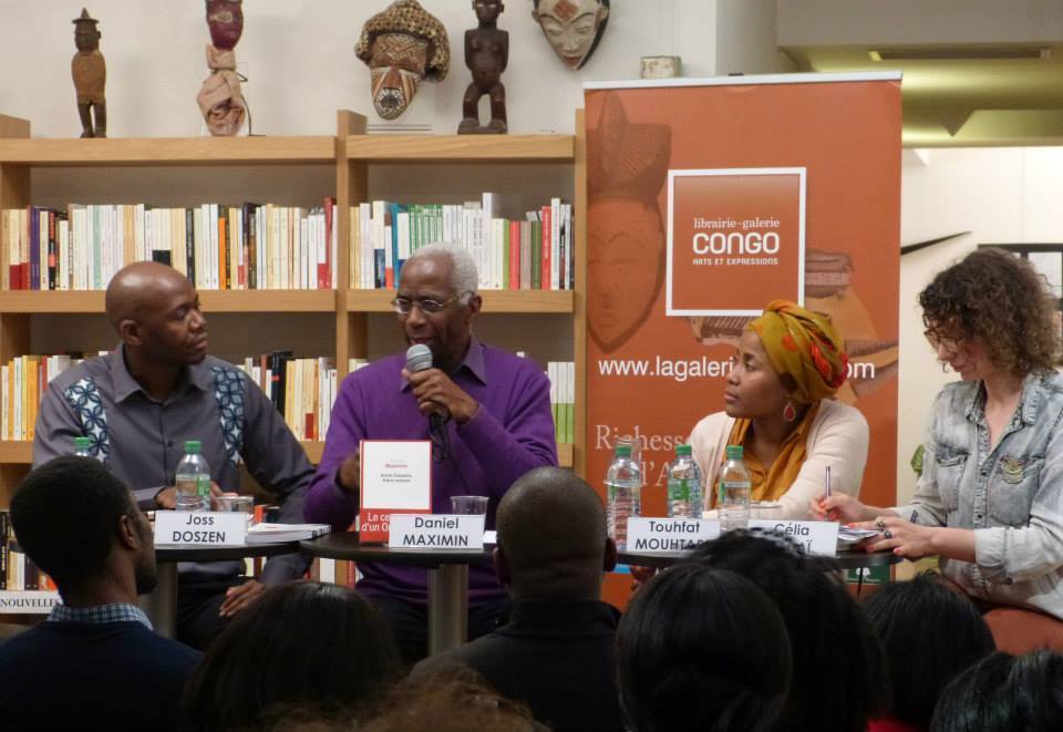 Daniel Maximin, entouré de l'équipe de Palabres autour des Arts à la Librairie Galerie Congo espace comparé par le poète-romancier et essayiste à Présence Africaine de l'époque des Revues Noires