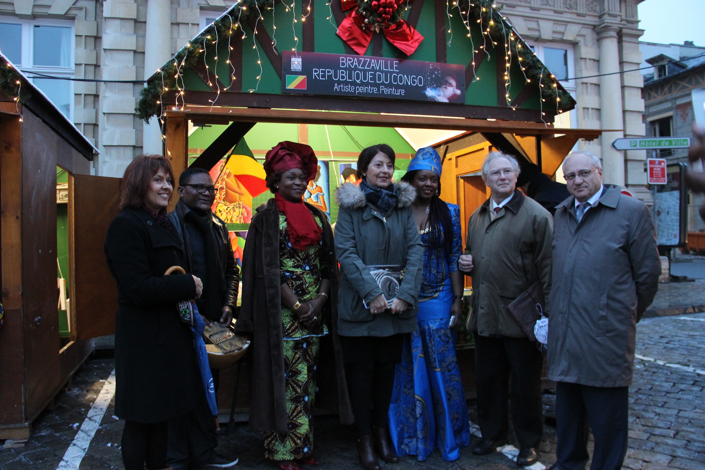 La Maire Adeline Hazan lors de l'inauguration du Village d'artisanat International à la place de la mairie de Reims